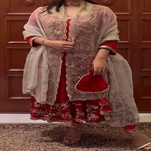 ชุดเดรส VASTRA COTTAGE รุ่น Georgette ปักด้วยด้ายและเลื่อม งานปักเต็มตัว พร้อมกระโปรงทรง Sharara แบบเต็มตัว พร้อมกางเกง - Product Image 3