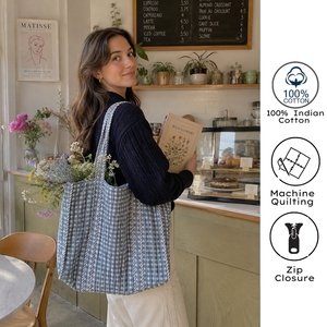 Bolso Tote Estilo Bohemio con Estampado a Mano en Cuadros Azules Pastel |   Bolso de compras acolchado de algodón para verano/otoño/invierno, para uso diario - Product Image 5