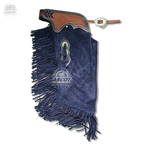 Chaps d'équitation de qualité supérieure en daim de vache, style Bermuda, avec franges et travail artisanal. - Product Image 6