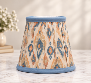 Abat-jour en coton imprimé de qualité supérieure |   Abat-jour en tissu plissé à motif géométrique bleu et orange pour lampes de table et de sol - Product Image 1