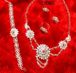 Nouveauté MOLL JEWELLERS – Parure de bijoux indiens tendance plaqué or 24 carats, micro-incrustation florale 0,3 mm, collier et boucles d'oreilles en zircon pour femme, idéale pour mariage - Product Image 1