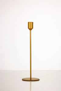 Portavelas de metal forjado a mano que no solo sostiene una vela, sino una historia de fuego, paciencia y visión. Hermoso portavelas de diseño. - Product Image 6