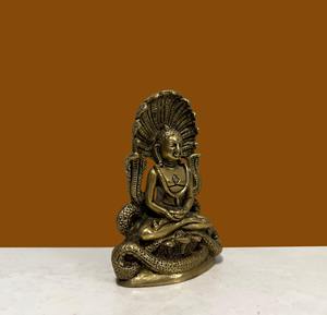 Artesanía NIRMALA Hecha a Mano, Estatua de Buda de Latón Estilo Art Deco Sentado Bajo el Capó de una Serpiente, Escultura Decorativa para Mesa, Regalo - Product Image 4