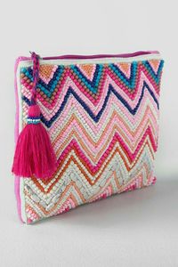 Porte-monnaie de luxe fait main avec de magnifiques broderies et détails décoratifs - Product Image 6