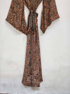Robe longue kimono en soie Bridel, patchwork, pour couvrir le bikini, vêtement de nuit, kimono en sari indien vintage recyclé fait main - Product Image 6