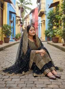 Elegante y Hermoso Conjunto de Kurti, Palazzo y Dupatta de Georgette de Diseñador, Ropa Étnica, Última Moda Étnica para Mujer, para Bodas o Festividades - Product Image 2