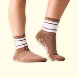 Calcetines de Yoga y Pilates Antideslizantes con Franjas, Calcetines de Pilates Personalizados con Agarre Fuerte, Longitud Media, para Entrenamiento con Reformer, JZVINA, para Mujer - Product Image 1