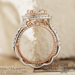 Bague en or véritable avec diamant de laboratoire de 2,5 carats, fabriquée à la main, style antique boutique, double halo Evelina, bande Waverly artisanale - Product Image 3