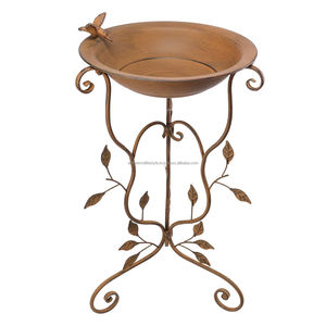Bain d'oiseaux décoratif en métal artistique pour l'extérieur, qui embellit le jardin tout en offrant une source d'eau aux oiseaux. - Product Image 6