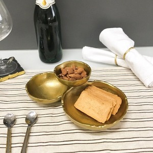 Ensemble de 3 bols à condiments en métal argenté, design moderne, pour la décoration de table, ustensiles de cuisine artisanaux, idéal comme centre de table ou cadeau. - Product Image 6