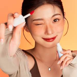 Teinture à lèvres Water Tok Tint CW08 de la marque coréenne Cat's Lab, haute pigmentation, inspirée de la plage de sable, brillance océanique, légère, hydratante - Product Image 5