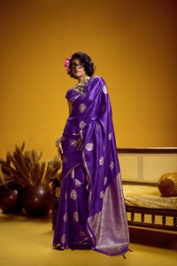 Sari en soie tissée de créateur, aspect riche, tenue traditionnelle avec détails raffinés pour les fêtes et les occasions festives - Product Image 4