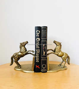 Sujetalibros de Latón Pulido – Organizador de Escritorio Clásico y Soporte para Libros para Estudio y Biblioteca - Product Image 3