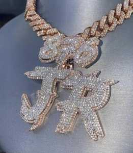 จี้ตัวอักษรสองสีแบบฮิปฮอป ประดับเพชร VVS1  จี้แบบกำหนดเองได้ ตัวอักษร/ตัวเลข/โลโก้  จี้ห้อยคอแบบกำหนดเองได้  จี้ห้อยคอแบบสองตัวอักษร - Product Image 1