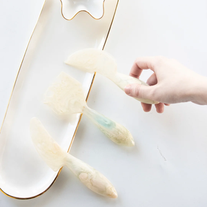 Juego de Cuchillos para Queso Hechos a Mano de Resina Marmoleada Ecológica, Aptos para Lavavajillas, Espátula para Mantequilla, Utensilios para Servir Charcutería, Cocina y Hogar - Product Image 1