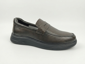 Mocasines de Cuero Marrón para Hombre, Estilo Slip-On, con Plantilla Acolchada de EVA, Suela de Goma, Forro de Jersey, Logotipo Grabado, Color Sólido, para Todas las Temporadas - Product Image 1