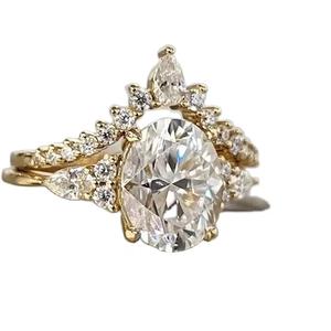 Conjunto de anillo de compromiso de moissanita de corte ovalado, hermoso anillo de plata esterlina de moissanita personalizado, regalo para aniversario - Product Image 2