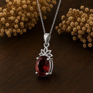 NIKHIL GEMS Élégant Pendentif Floral Vintage en Grenat, Laiton Plaqué Argent, Pierre Précieuse Ovale Rouge, Pierre de Naissance de Janvier, Cadeau de Fiançailles Troisième - Product Image 4