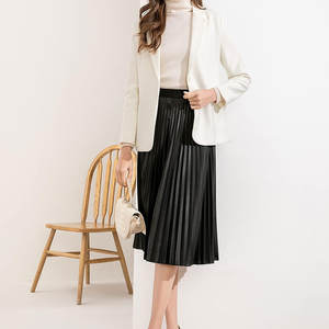 Jupe plissée en cuir élastique taille haute pour femme, fermeture éclair discrète, coupe trapèze, longueur midi, vente en gros - Product Image 2