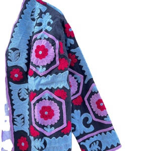 Veste en velours brodé Suzani bleu pour femmes, tenues indiennes, disponible au prix de gros pour l'exportation - Product Image 3