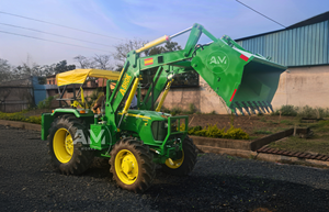 Accesorio de Cargador Desmontable para Tractor John Deere, Capacidad de Cucharón de 0.7 m³, Fácil Mantenimiento - Product Image 2