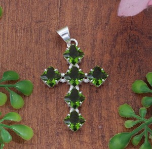 Wholesale Natural <b>Peridot</b> 925 Sterling Silver Cross Pendant Handmade Faceted Gemstone Religious Cross Pendant <b>Jewelry</b> For Women - Product Image 1