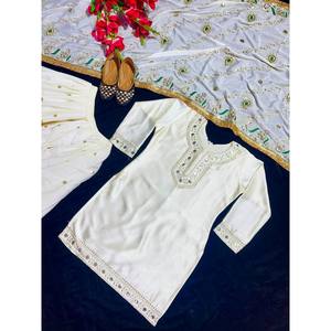 Ensemble de vêtements de soirée pour femmes Top Dhoti Jupe Dupatta - Product Image 1