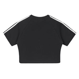 Camiseta Corta de Verano para Mujer de Alta Calidad, Estilo Boxy, de Secado Rápido, con Logotipo Personalizado, Camiseta Corta de Alto Rendimiento con Cintas Adhesivas para Enfriamiento - Product Image 2