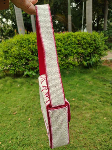 Bolso de Hombro Rectangular Hecho a Mano con Cuentas y Diseño Floral, Artesanía Textil, Bordado, Categoría Regalos y Manualidades - Product Image 3