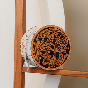 Boîte à bijoux ronde en cuir repoussé de qualité supérieure boîte à bijoux Cowgirl rose occidental pour femmes boîte à bijoux de voyage en cuir gravé - Product Image 4