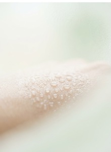[OEM/ODM] Tónico Facial Clear Vivid Cica 150ml, Agua de Hoja de Centella Asiática, Calmante para Piel Sensible, Grasa/Seca, Sin Parabenos, Líquido de Lujo - Product Image 2