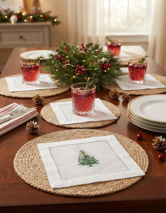 Serviettes de cocktail personnalisées en coton blanc 6x6' avec broderie sapin de Noël et ourlet festonné pour la maison, les fêtes et les événements - Product Image 5