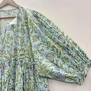 Blusa de Algodón Ecológico con Estampado Floral Hecho a Mano, Cuello en V, Manga 3/4, Volantes Hechos a Mano, Lavable, Resistente a las Arrugas, Cintura Natural - Product Image 3