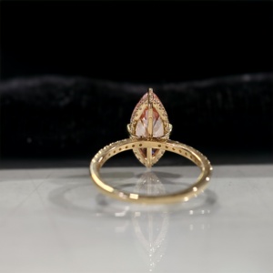 แหวนหมั้นทองคำขาว 14K สำหรับผู้หญิง รุ่นคลาสสิก ได้รับการรับรองจาก IGI เพชรสีชมพูสดใส 3 กะรัต เพชรเพาะเลี้ยงทรงมาร์คีส์ สำหรับวันครบรอบแต่งงาน - Product Image 5