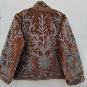 Estilo Boho y Étnico Ideal para Amantes de la Moda, Abrigo Artístico para Mujer, Chaqueta Floral Bordada Suzani para Dama - Product Image 3