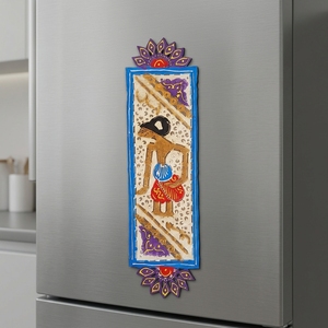 Aimant de réfrigérateur en cuir Wayang Kulit indonésien fait main avec bordure bleue, souvenir culturel traditionnel, décoration de maison - Product Image 6