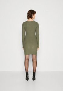 ผู้ผลิตชุดเดรสทรงเข้ารูปแขนยาวแบบพรีเมียม ผ้าริบเนื้อนุ่ม  ชุดเดรสทรงสลิมฟิต จำหน่ายส่ง - Product Image 6