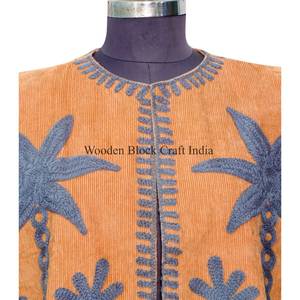 Chaleco Bordado Floral Único, Ecológico, para Invierno, Forro Cómodo, Chaqueta de Algodón Suzani de Inspiración Vintage para Mujer - Product Image 6