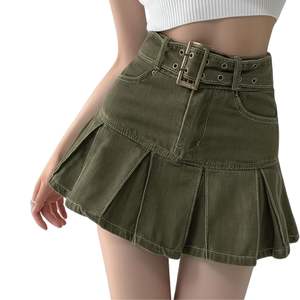 กระโปรงยีนส์สั้นทรงเอวสูงสไตล์วายทูเค สีเขียว สำหรับผู้หญิง แต่งจีบ พร้อมโลโก้สั่งทำพิเศษ คุณภาพสูง พร้อมเข็มขัด - Product Image 2