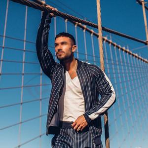 2025 Logo personnalisé vêtements de sport pour hommes Gym Fitness Fashioned-Fitted Jogging-Suits vente en gros hommes survêtement de sport - Product Image 5