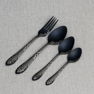 Juego de Cubiertos de Acero Inoxidable de 29 Piezas con Acabado con Recubrimiento en Polvo y Diseño Grabado Elegante, Apto para Lavavajillas - Product Image 1