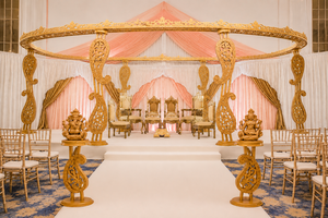 Mandap de Boda de Diseño Ovalado con Estilo Indio en Tendencia, Mandap de Boda Imperial de Madera con Paisley - Product Image 2