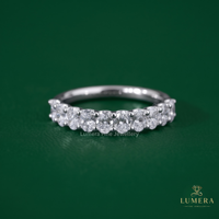 Bague ovale en diamant, sertie demi-éternité à griffes, pierres ovales taille brillant, tige en or massif élégante, bijou de luxe raffiné