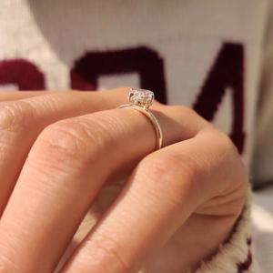 Anillo de Diamantes con Corte Marquesa y Piedras Laterales Redondas, Halo, Elegante Anillo de Compromiso de Oro, Joyería Nupcial Moderna, Anillo de Lujo - Product Image 2