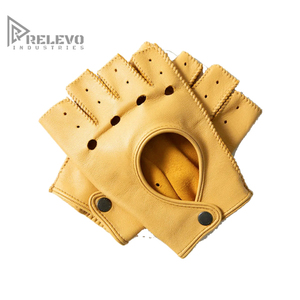 Gants de conduite personnalisés pour hommes en cuir véritable sans doigts, gants de moto perforés à demi-doigts avec boutons-pression et découpe aux jointures - Product Image 2