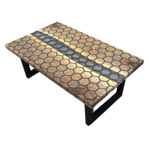 โต๊ะอีพ็อกซี่เรซิ่นสุดพิเศษพร้อมลวดลายไม้แบบสุ่มที่ไม่เหมือนใครและฐานโลหะอุตสาหกรรมสำหรับประสบการณ์การรับประทานอาหารที่หรูหราทันสมัย - Product Image 1