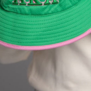 Sombrero de Pescador Verde Personalizado con Bordado de la Letra AKA, Diseño 1908, Ribete Rosa, Sombrero Casual para el Sol, Moda para Mujer, Uso en Exteriores - Product Image 2