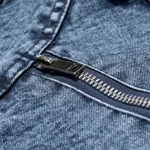 Veste en jean unisexe coupe ajustée, col montant, fermeture éclair, bleu délavé, style décontracté, manches classiques, pour l'hiver, respirante, devant zippé - Product Image 6
