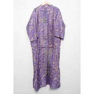 Sari Largo de Seda Hecho a Mano en India, Kimono Vintage con Parches, Túnica para Damas de Honor, Talla Única, Ropa de Dormir para Mujer, Verano/Otoño - Product Image 3