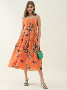 Vestido Elegante con Estampado Floral Naranja, Corte Ajustado y Evase, Ideal para Fiestas, Bodas y Eventos de Lujo, Disponible a Precio de Mayoreo - Product Image 4